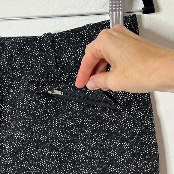 Gap Women's Skinny Ankle Pants 8 Black & White Micro Floral Print Stretch Khakis - Picture 2 of 6